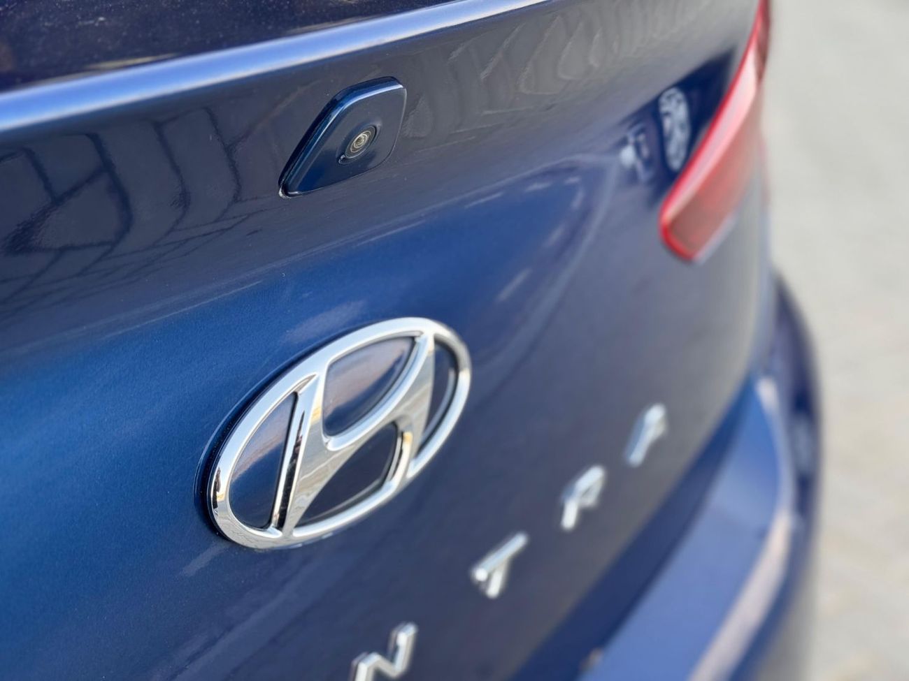 هيونداي إلانترا GLS 2.0L SEL / V4 2.0L / FULL OPTION / SUNROOF / RADAR / ROAD ASSIST / REMOTE START