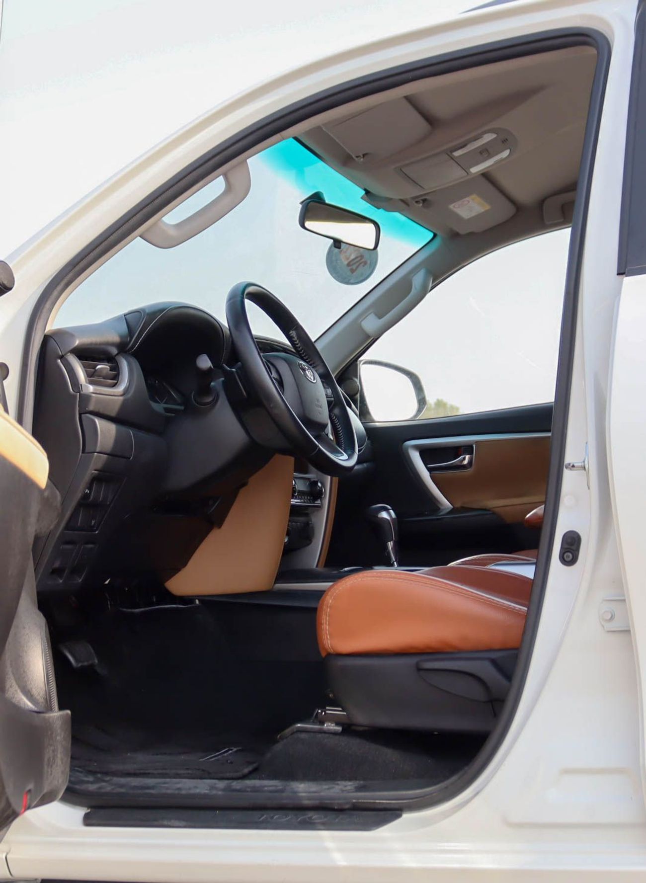 تويوتا فورتونر GXR 4.0L (278 HP) Toyota Fortuner 4.0L V6  2022 GCC 4WD Original Paint & Accident Free  excellent co