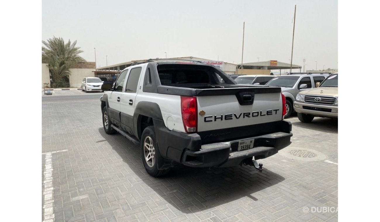 Chevrolet Avalanche 2002 model imported 8 cylinder