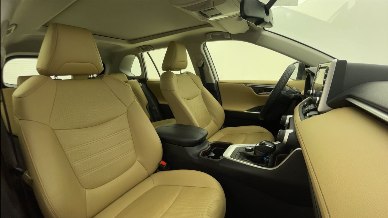 تويوتا راف ٤ VXR HEV 2.5 | بدون دفعة مقدمة | اختبار القيادة في المنزل