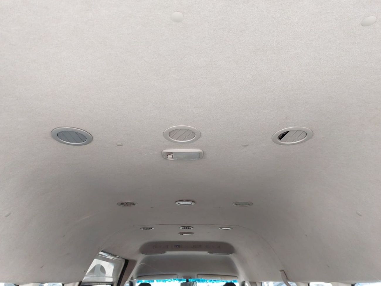 تويوتا هاياس TOYOTA HIACE COMMUTER VAN RHD 2014 MODEL 3.0 L DIESEL AUTOMATIC(PM21971)