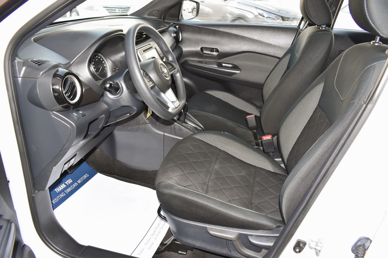 Nissan Kicks AED 909 PM | 1.6L SV+ NAVI GCC DEALER WARRANTY