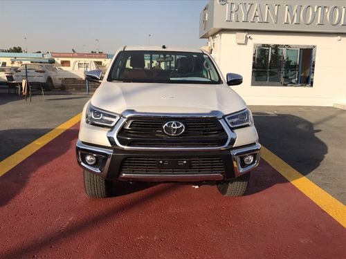 Toyota Hilux 2.4L MODEL 2021  DIESEL 4X4 KEY START WITH DVD REAR CAMERA AUTO TRANSMISSION EXPORT ONLY