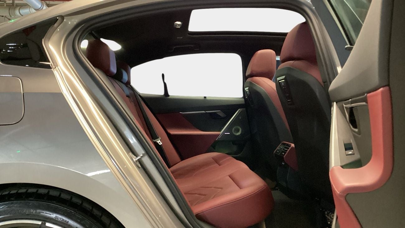 بي أم دبليو 520i M Sport Pro | شامل الضمان | 0 ﺪﻔﻋﺓ ﺃﻮﻟﻯ