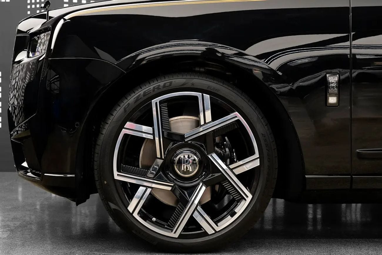 رولز رويس كولينان BLACK BADGE