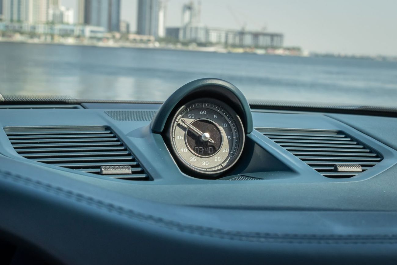 بورش 911 Turbo S 3.8L (640 HP) Convertible