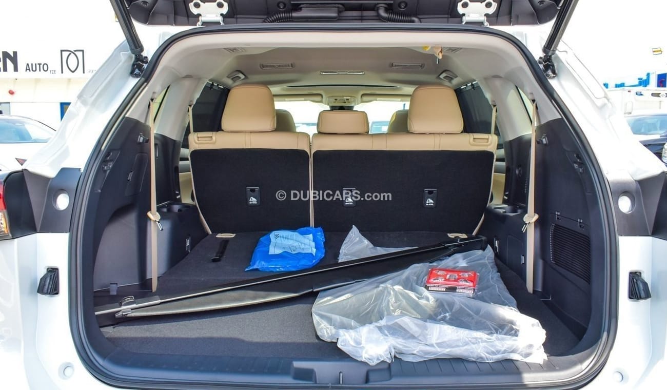 Toyota Highlander XLE AWD. Local Registration +10%