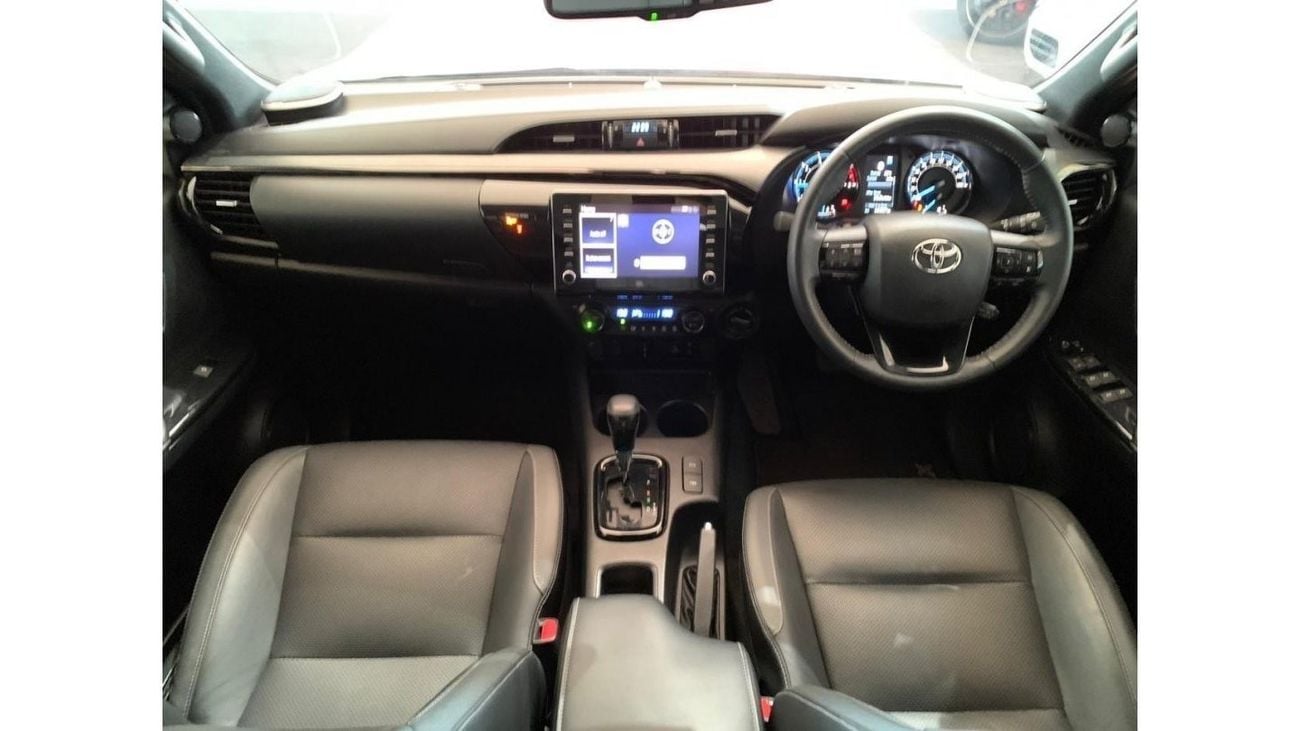 تويوتا هيلوكس GR سبورت