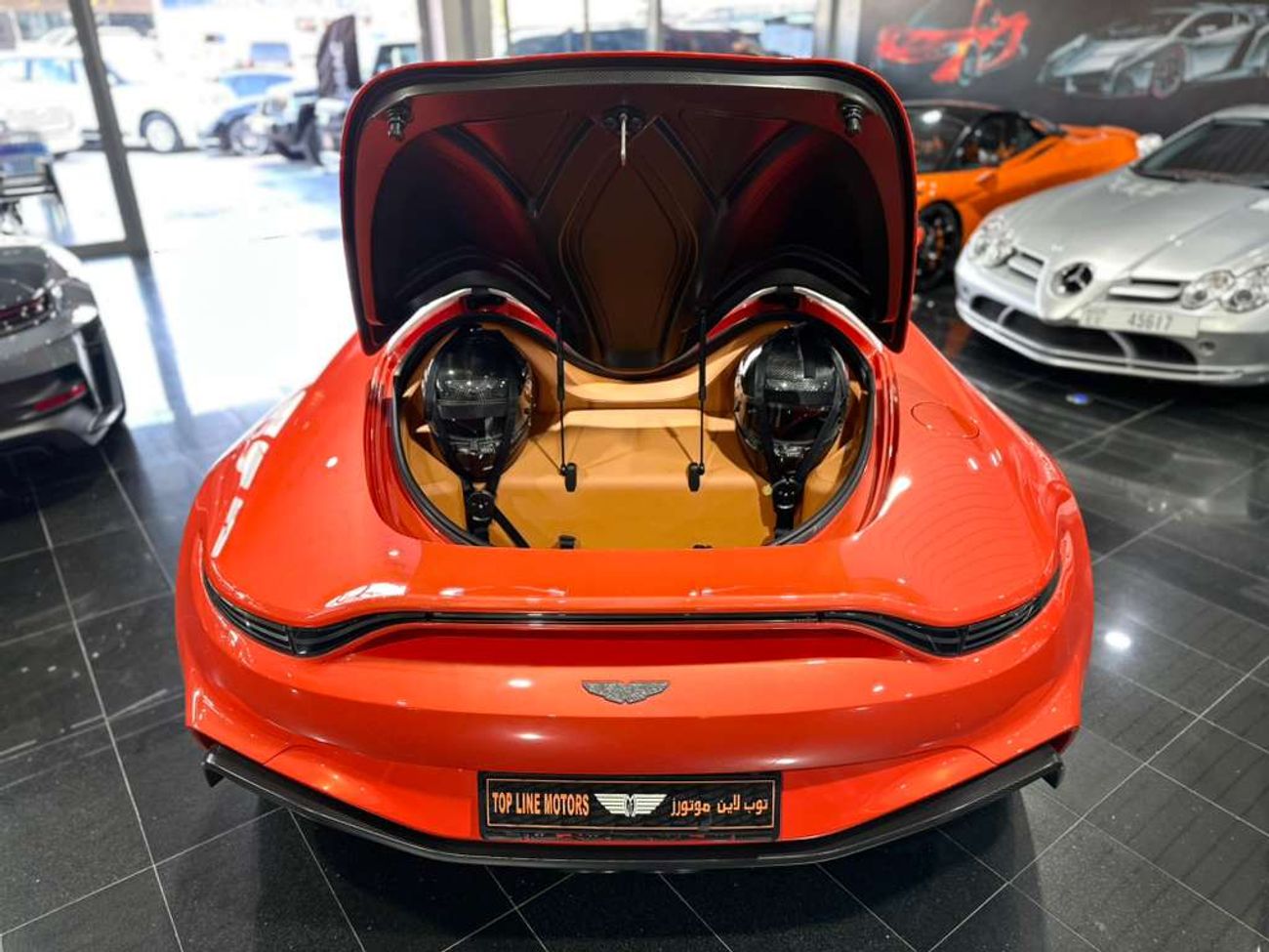 أستون مارتن فانكويش SPEEDSTER