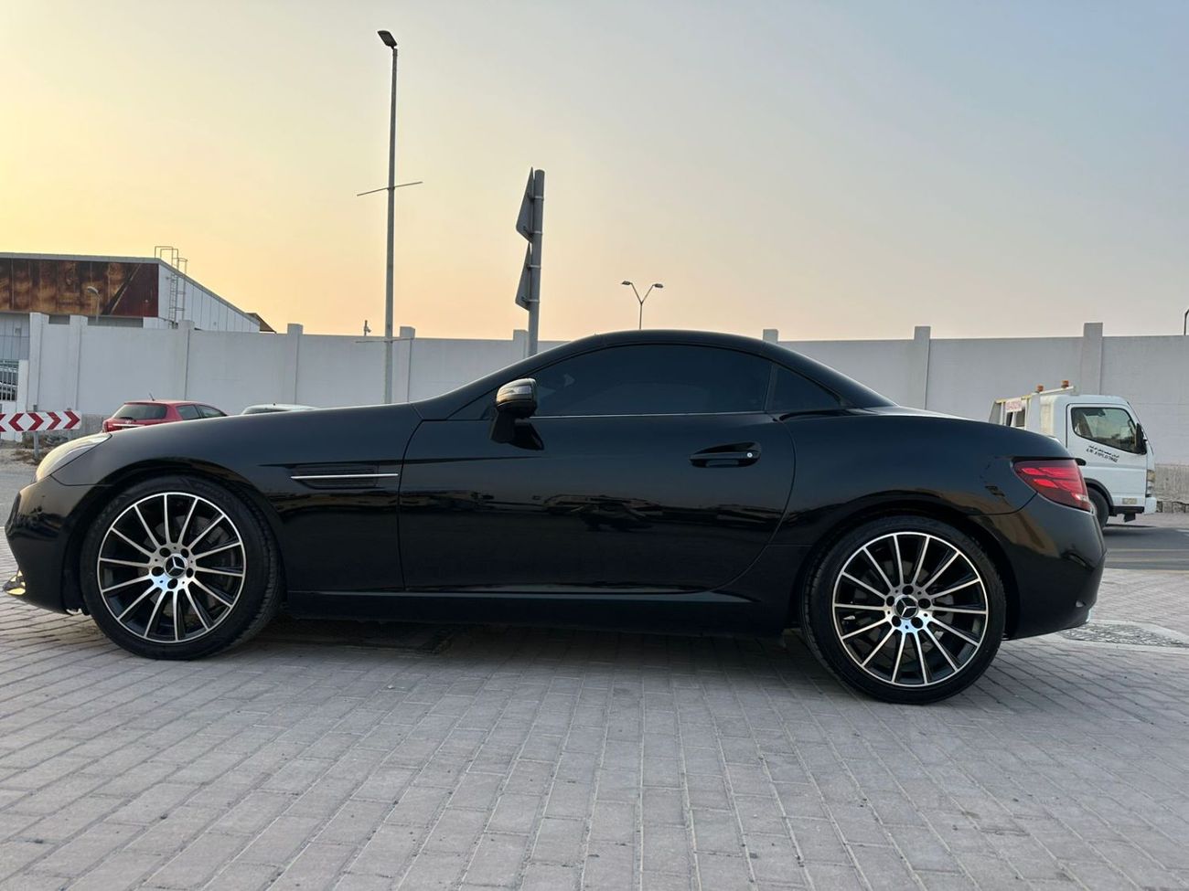 مرسيدس بنز SLC 200 Std 2.0L