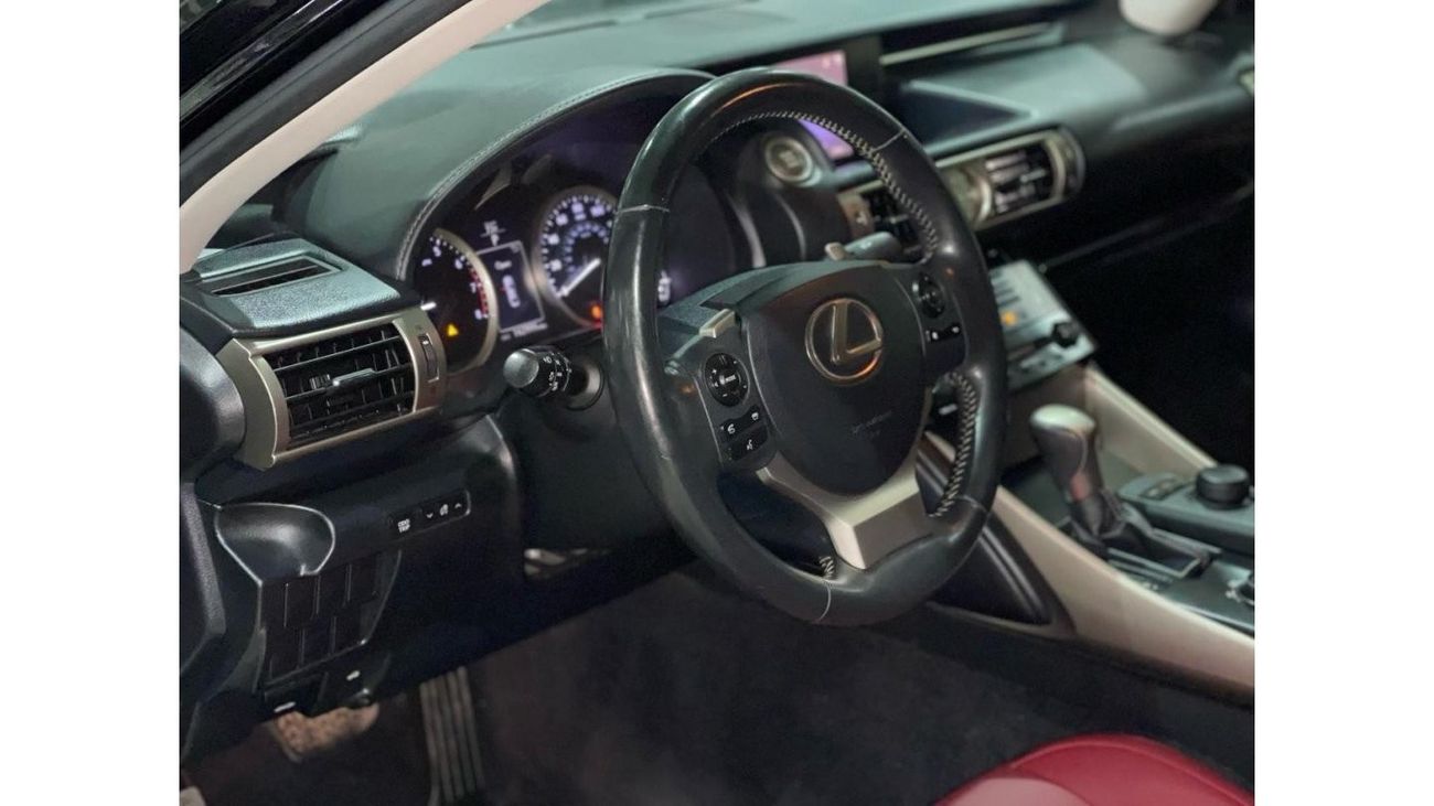لكزس IS 250 بريمير