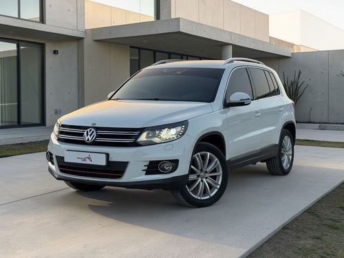 Volkswagen Tiguan 2.0 TSI Elegance VOLKSWAGEN TIGUAN 2.0L I4 TSI A/T | 2016 | GCC SPECS