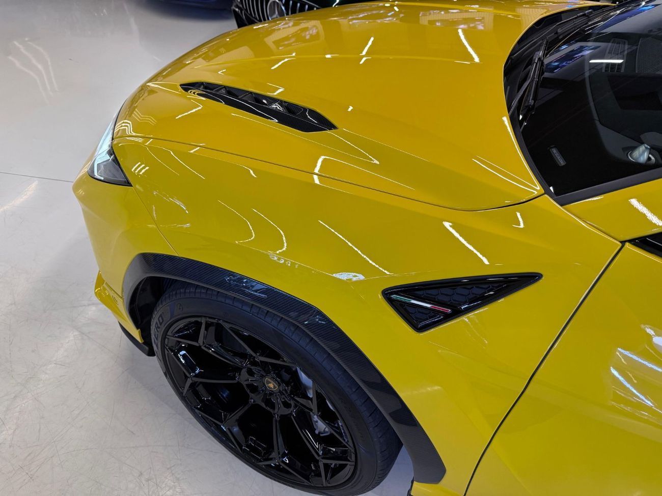 لامبورغيني اوروس 4.0T V8 Performante