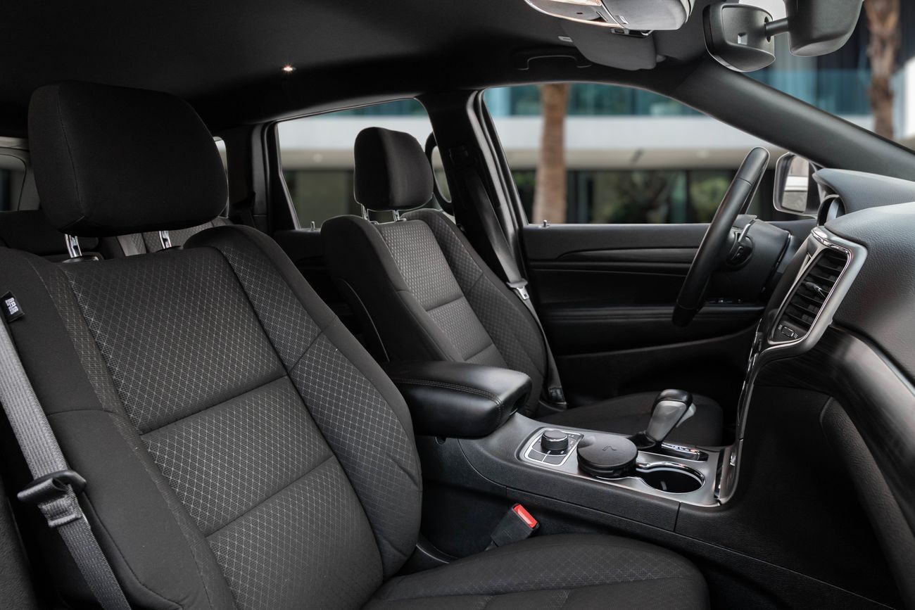 Jeep Grand Cherokee Grand Cherokee LAREDO | 1,655 P.M | 0% Downpayment | Jeep Service History | Warranty | Low KM!