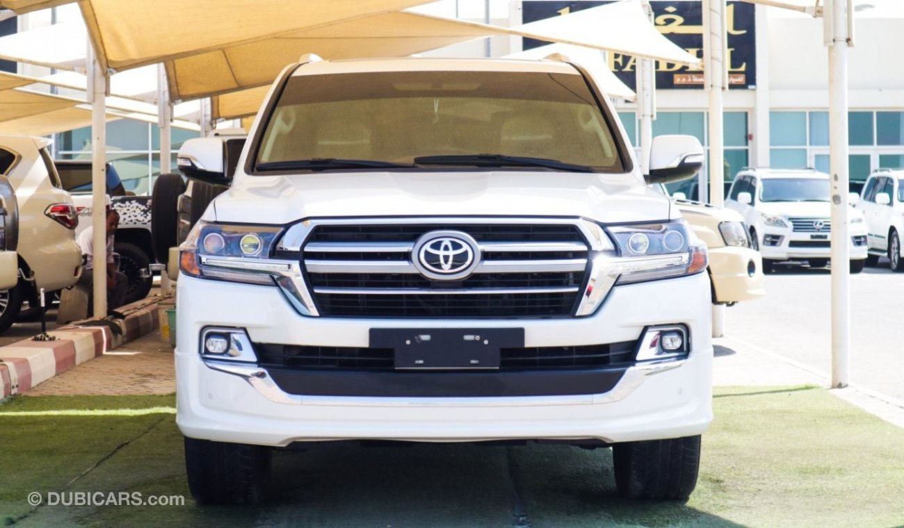 Toyota Land Cruiser VXR V8