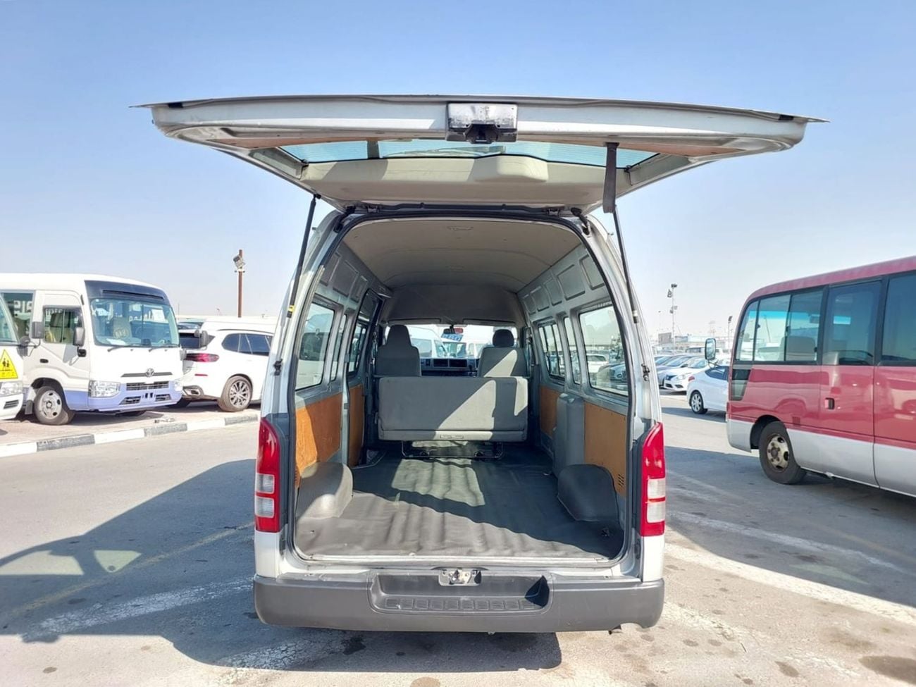 Toyota Hiace (RAMADAN OFFER) TOYOTA HIACE VAN RHD 2006 MODEL 2.5 L DIESEL AUTOMATIC(PM03353)