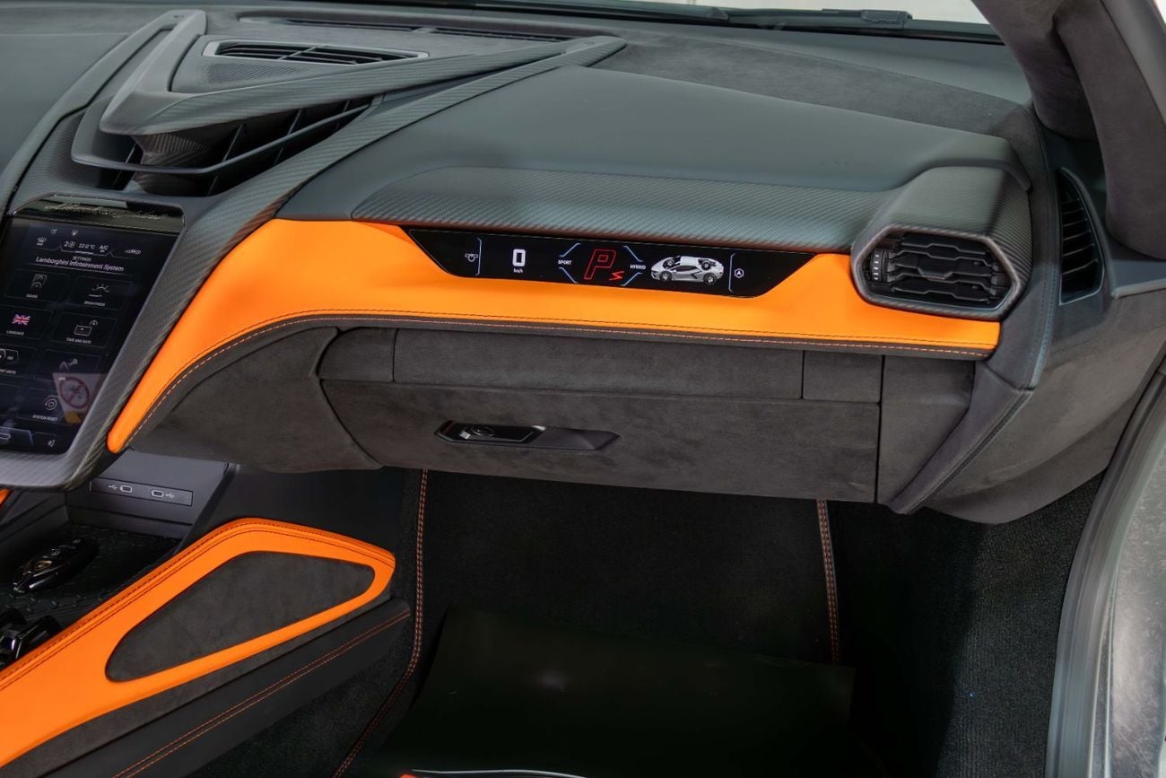 لامبورغيني ريفويلتو 6.5L V12 Hybrid