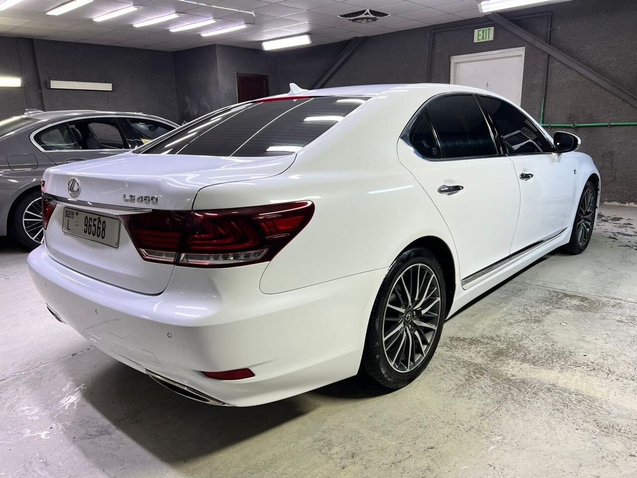 Lexus LS460
