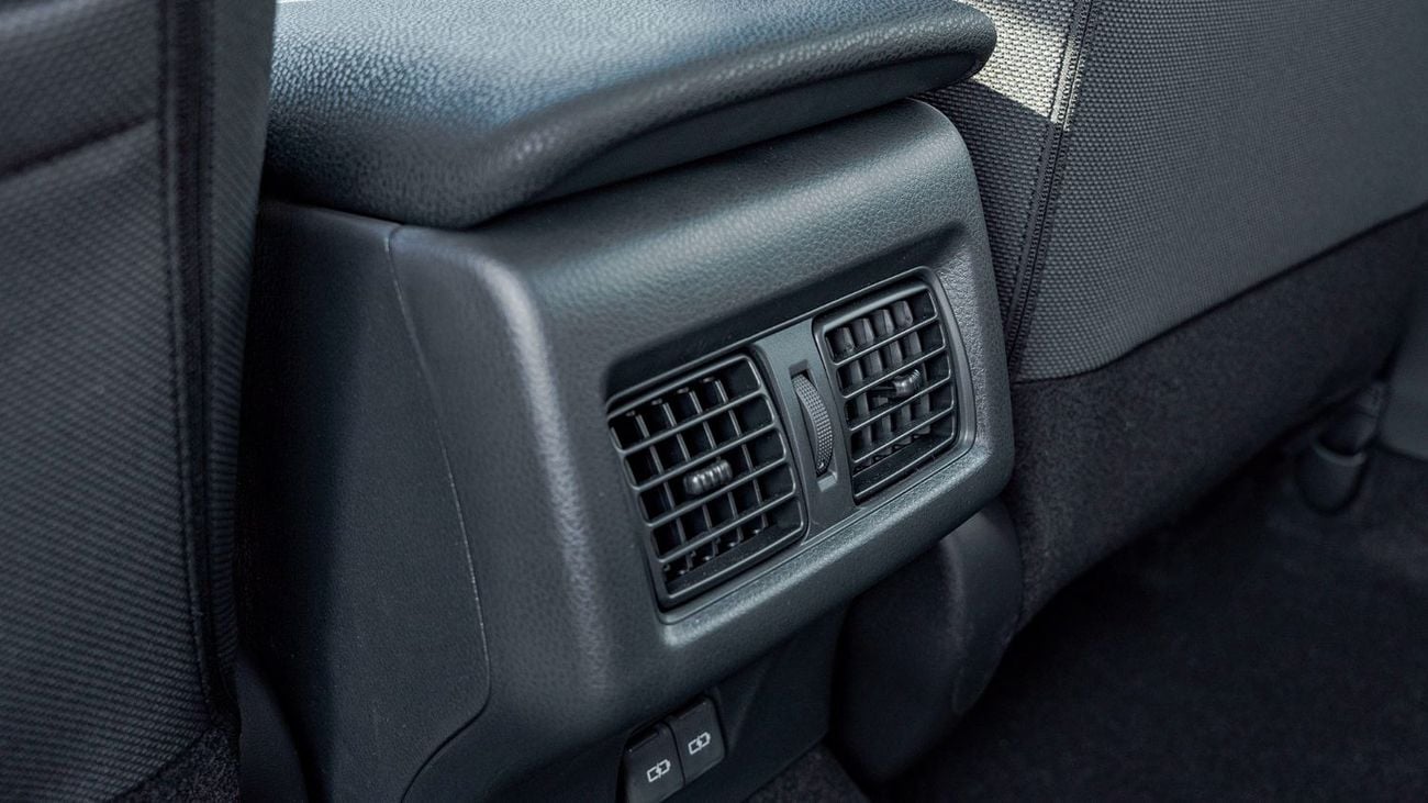 تويوتا كامري 2026 Toyota Camry 2.5L LE Hybrid with panorama roof AT