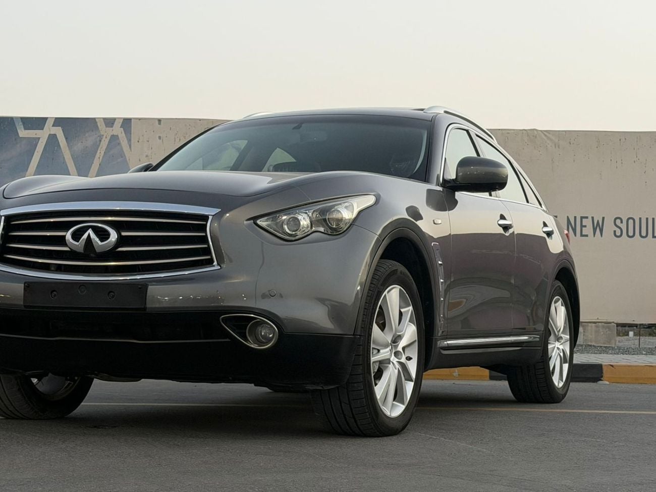 Infiniti FX35 EXCELLENCE Full Option - Excellent Condition