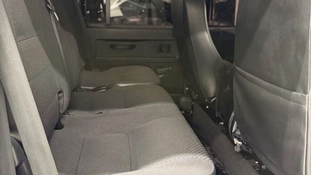 Land Rover Defender 110 Land Rover Defender 2015 GCC specs