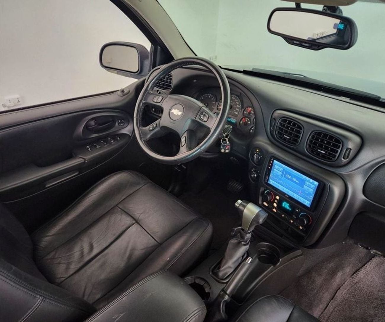 شيفروليه تريلبلازر 4.2L-6CYL-Excellent Condition GCC Specs