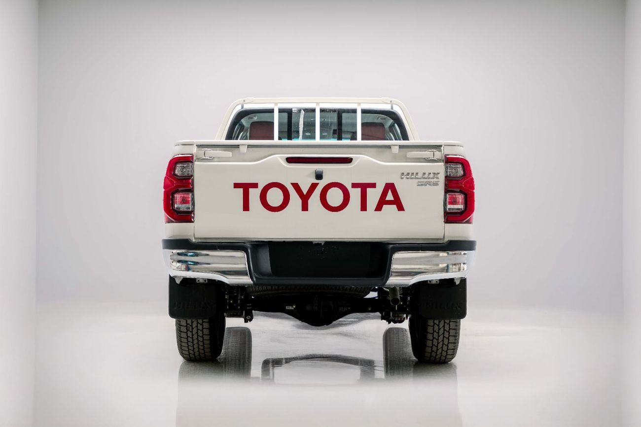 تويوتا هيلوكس Double Cab 2.7L - Manual - Super White Inside Maroon | Export Only