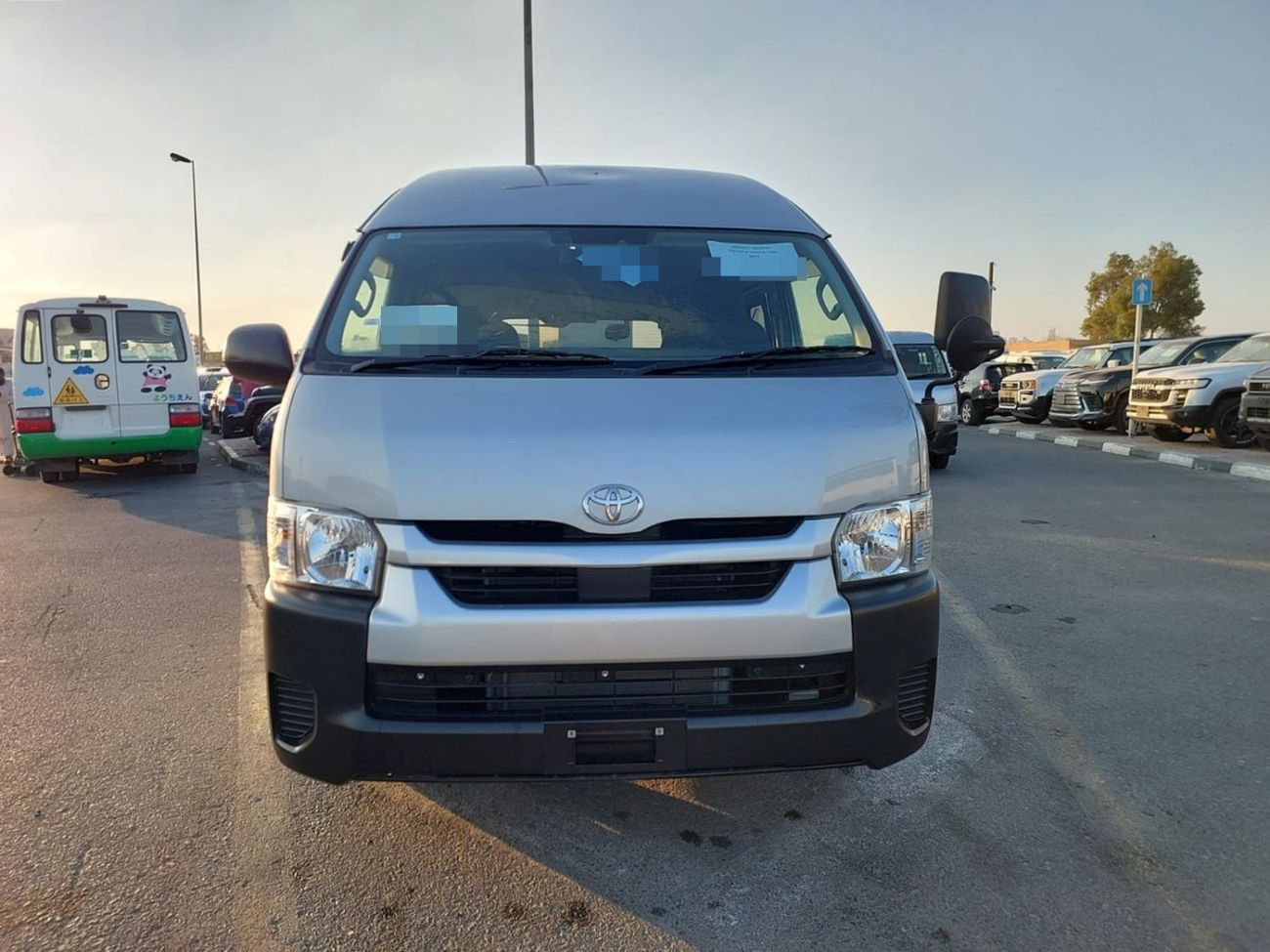 Toyota Hiace TOYOTA HIACE VAN RHD 2023 MODEL 2.8 L DIESEL AUTOMATIC(PM003751)