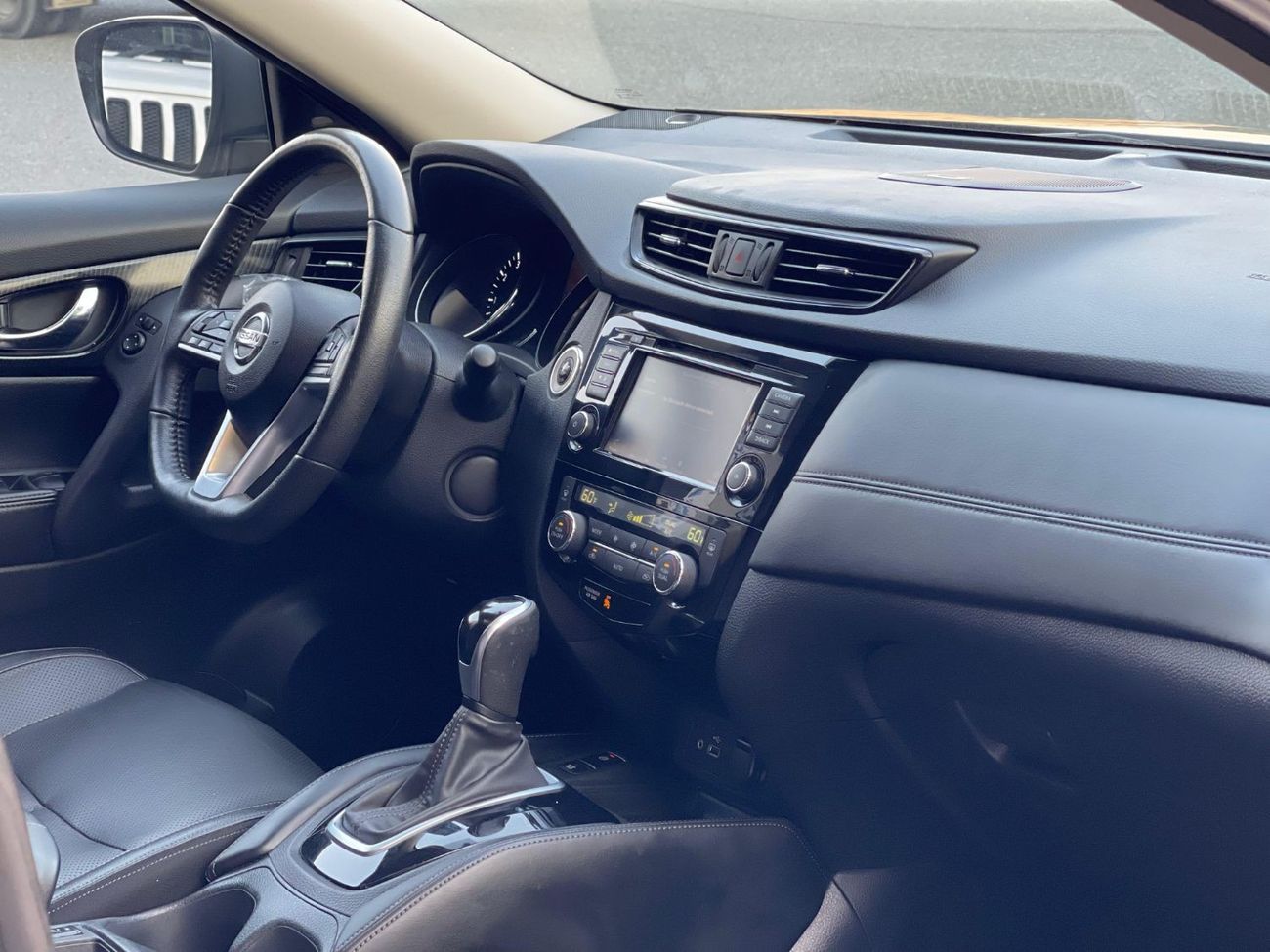 نيسان روج بلاتينيوم / أعلى المواصفات / بانوراما  / كاميرا 360 / 750 درهم شهريا