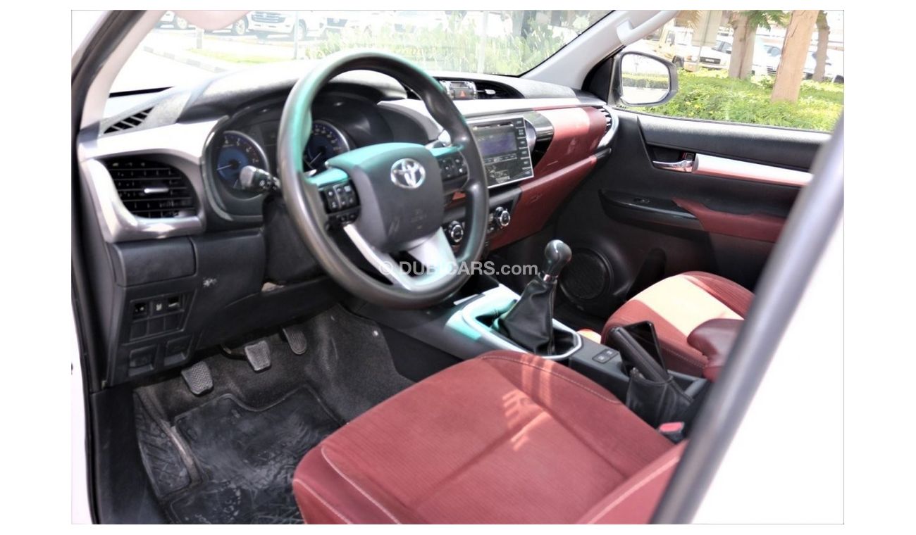 تويوتا هيلوكس GLX تويوتا هايلكس 2017 خليجي فورويل بحاله ممتازه