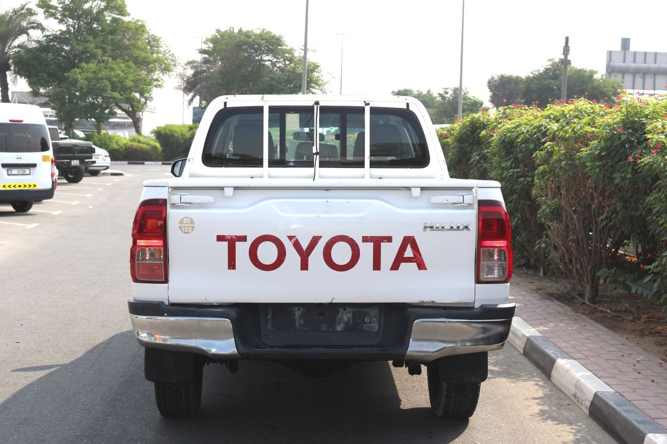 Toyota Hilux GL 2 2.4L 4WD