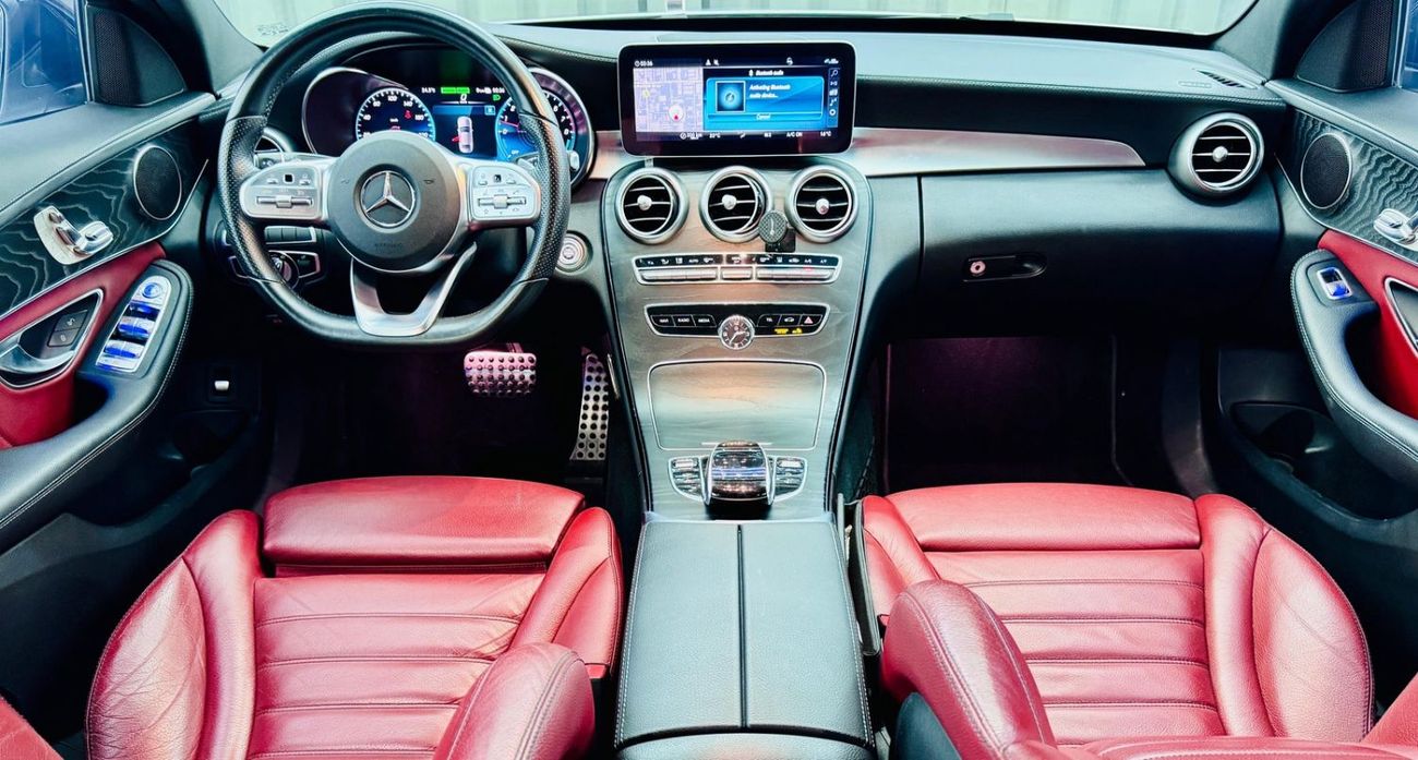 Mercedes Benz C300 STD AMG Pack 2.0L 2020 Mercedes-Benz C300e AMG Line with Full Gargash Service History