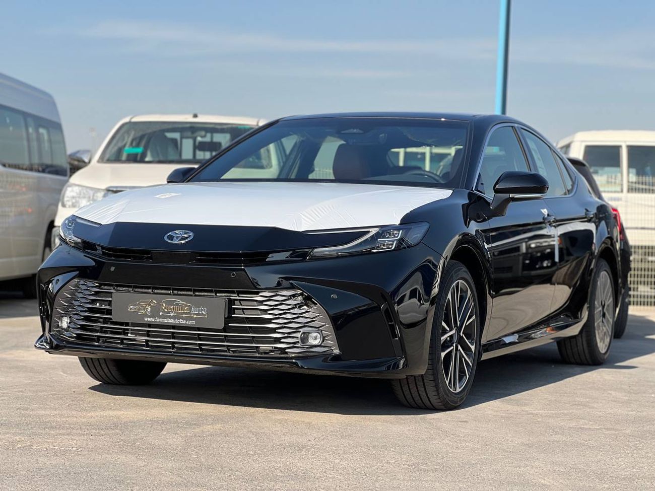 Toyota Camry GLE 2.5L PTR A/T // 2025 // FULL WITH RADAR , COOLING SEATS , PANORAMIC ROOF // SPECIAL OFFER // BY 