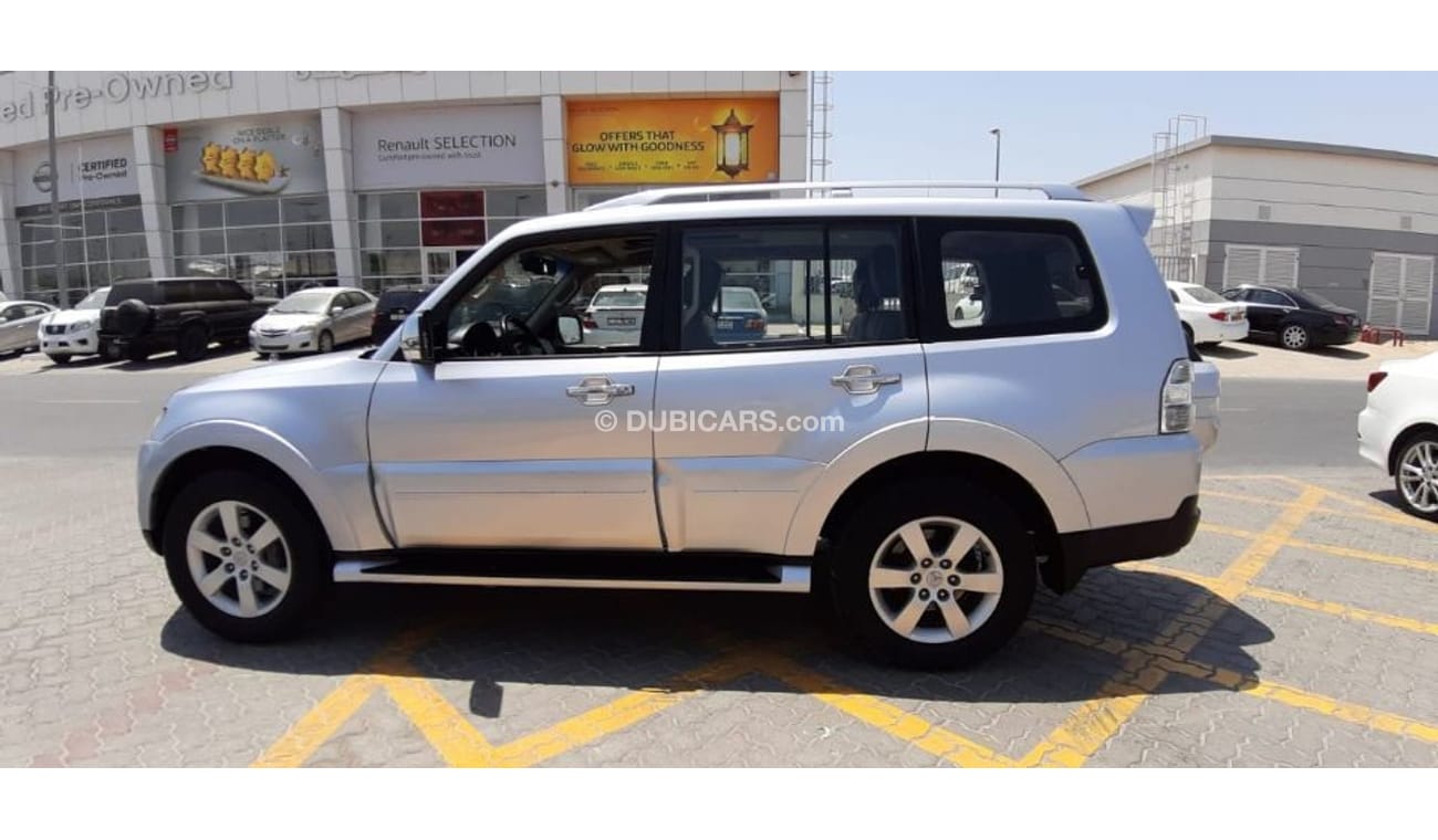 ميتسوبيشي باجيرو متسوبيشي باجيرو خليجي 3.8بحاله الوكاله لاتحتاج لا مصاريف بحاله بدون حوادث رقم واحد فتحه جلد حساسات ف