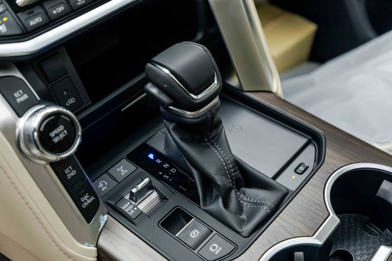 تويوتا لاند كروزر GXR S 4.0L - Attitude Black Inside Beige | Export Onl