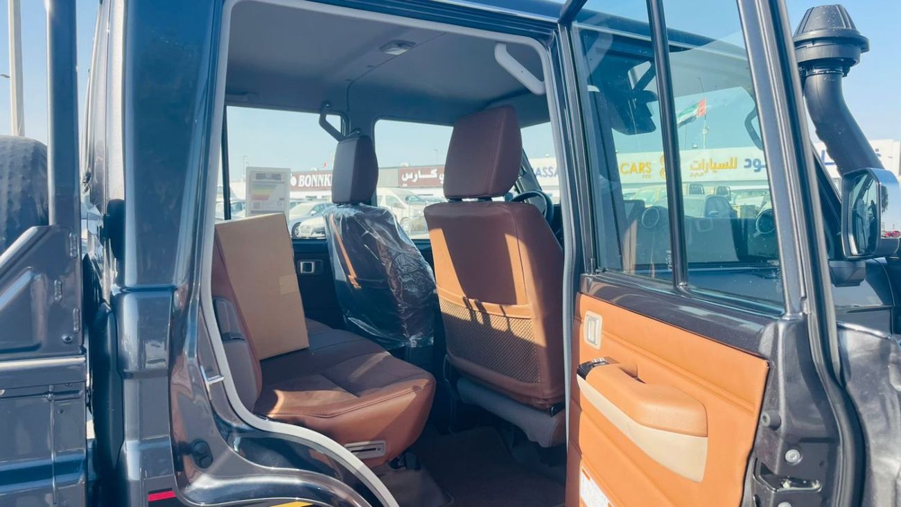 تويوتا لاند كروزر بيك آب LC79 DOUBLE CABIN 70TH ANNIVERSARY 4.0 AUTOMATIC