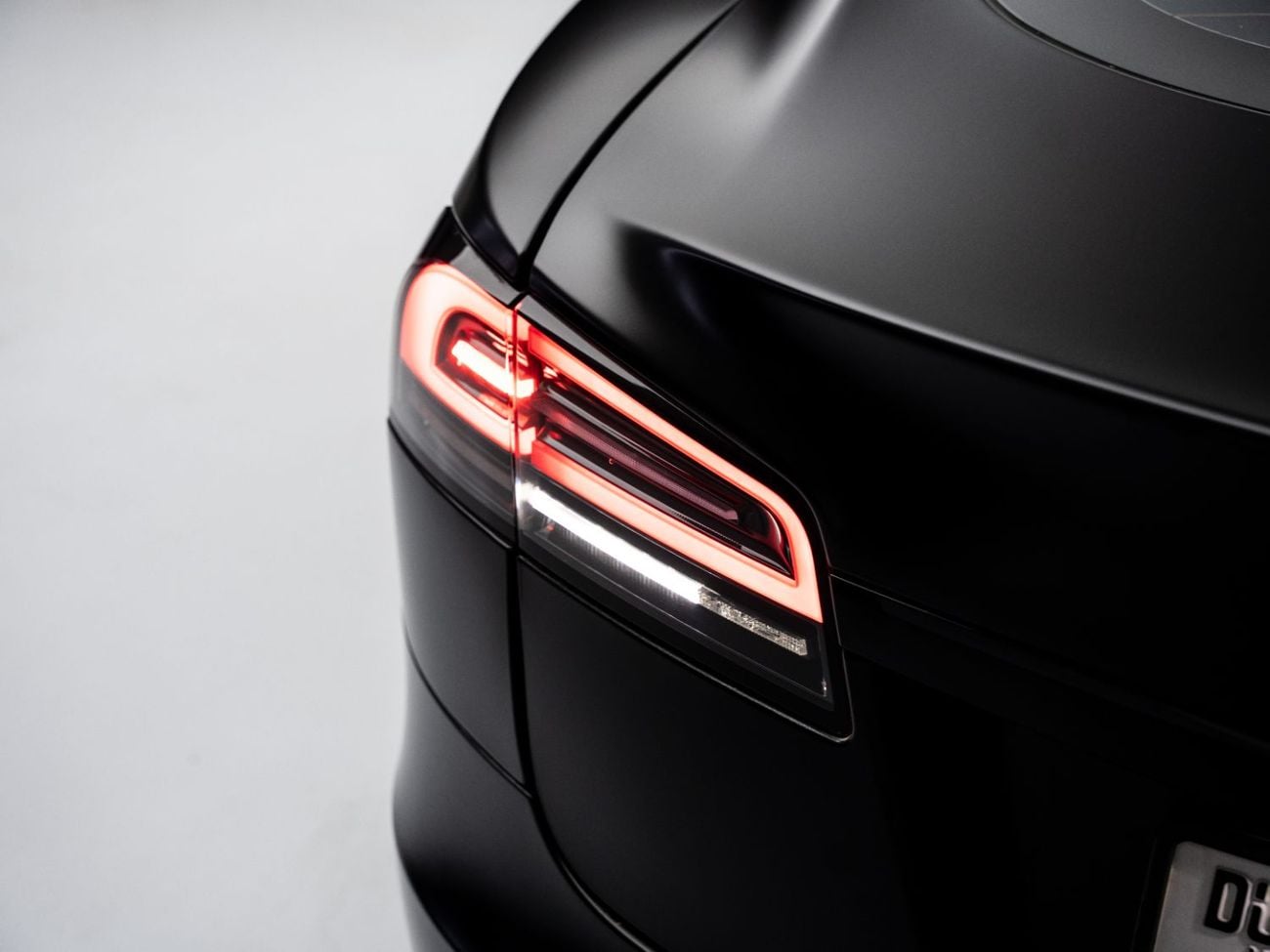 تسلا Model S Long Range (AWD) 2023 Tesla Model S Performance, 100kWh, 4WD, 670bhp, Single Speed Automatic