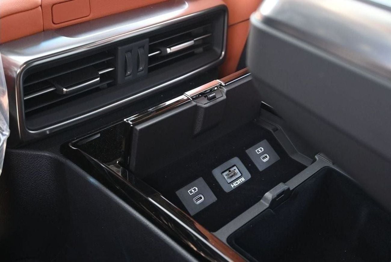 Lexus LX600 Lexus LX600 VIP w/Black Pkg 3.5L Twin-Turbo V6, Model 2024, Color Black, (Export Price)