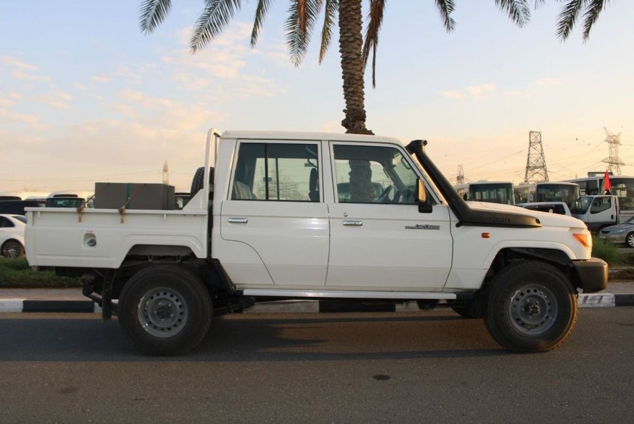 تويوتا لاند كروزر بيك آب TOYOTA LANDCRUISER 79 4.5L V8 DIESEL DOUBLE CAB STD MANUAL