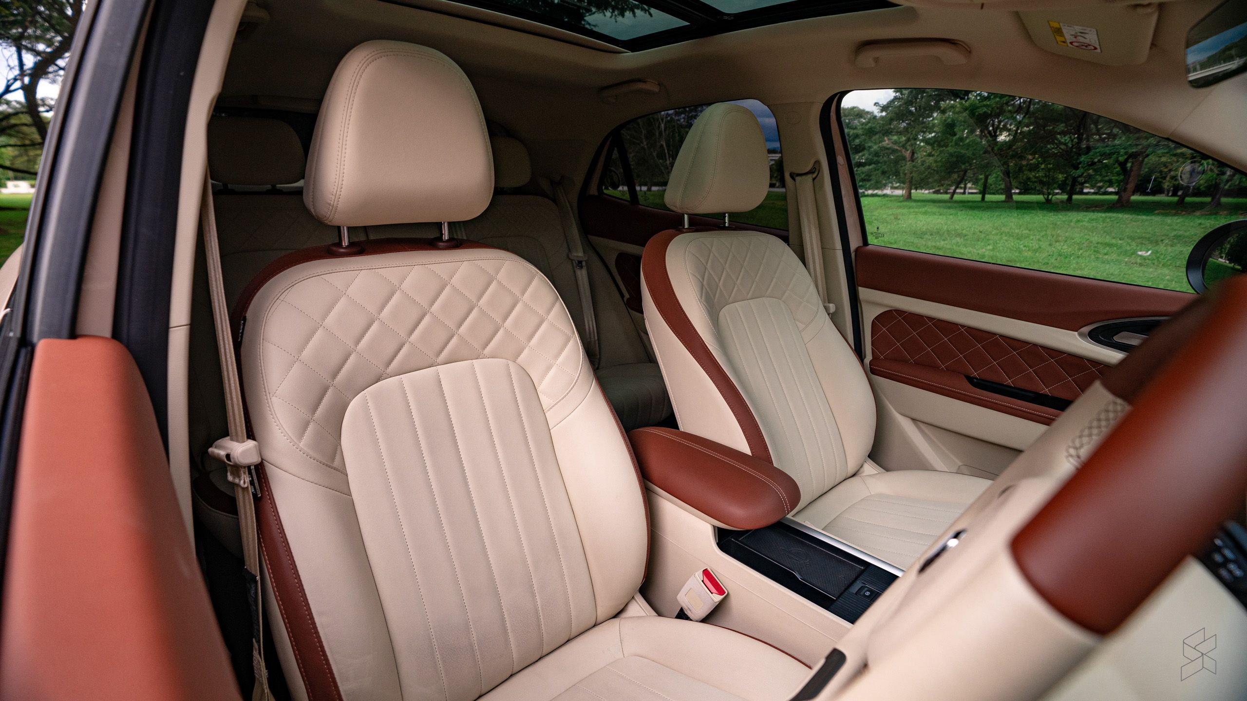 ORA Good Cat interior - Seats