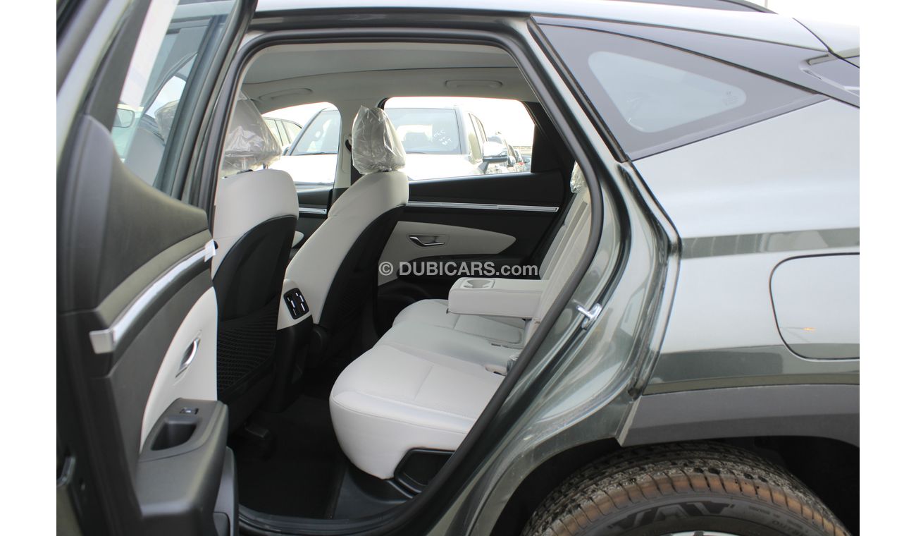 Hyundai Tucson 1.6L Petrol / Driver Power Seat / DVD / Panoramic Roof ( CODE # 8957)