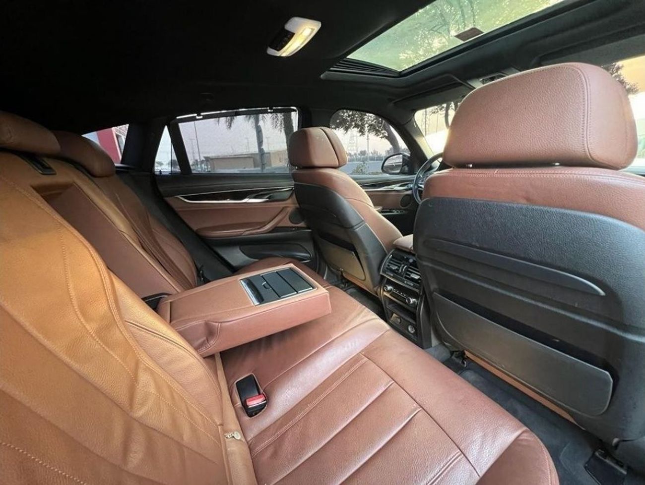 بي أم دبليو X6 50i لاكجري