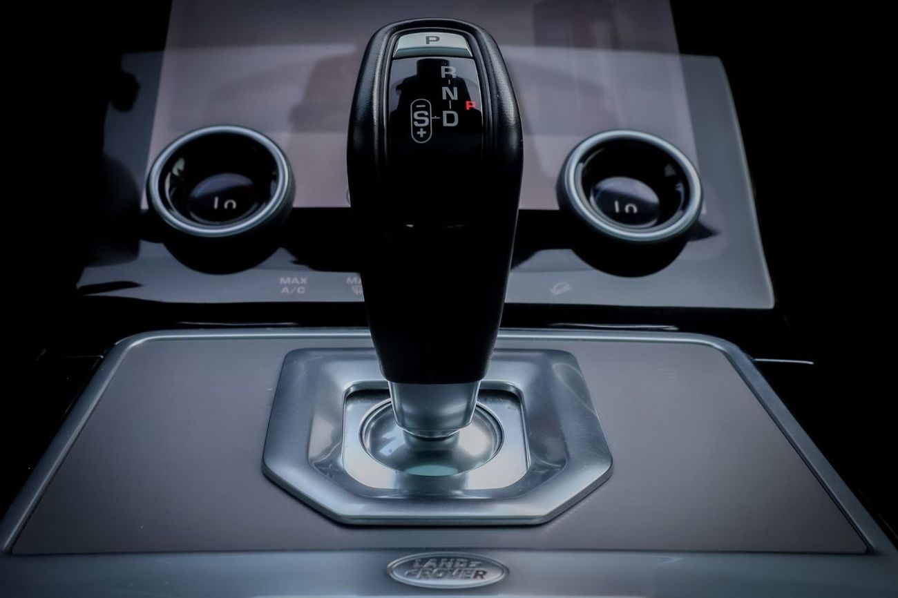 Land Rover Range Rover Evoque Range Rover Evoque P250 SE 2020 American Spec under Warranty with Flexible Down-Payment.