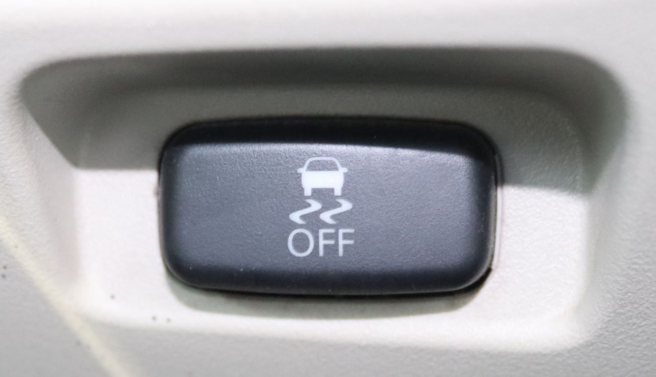 Mitsubishi Pajero GLS Highline Top 3.8L Mitsubishi Pajero 2018 GCC, accident-free, 3.8L (6) cylinder engine, 7 seats -