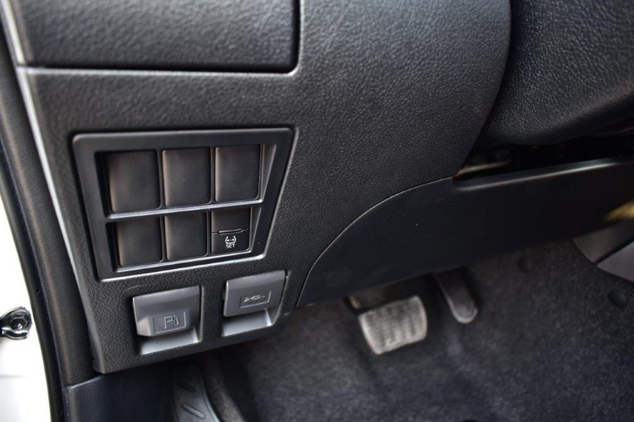 Toyota Hilux GL 2.4L Double Cab Utility