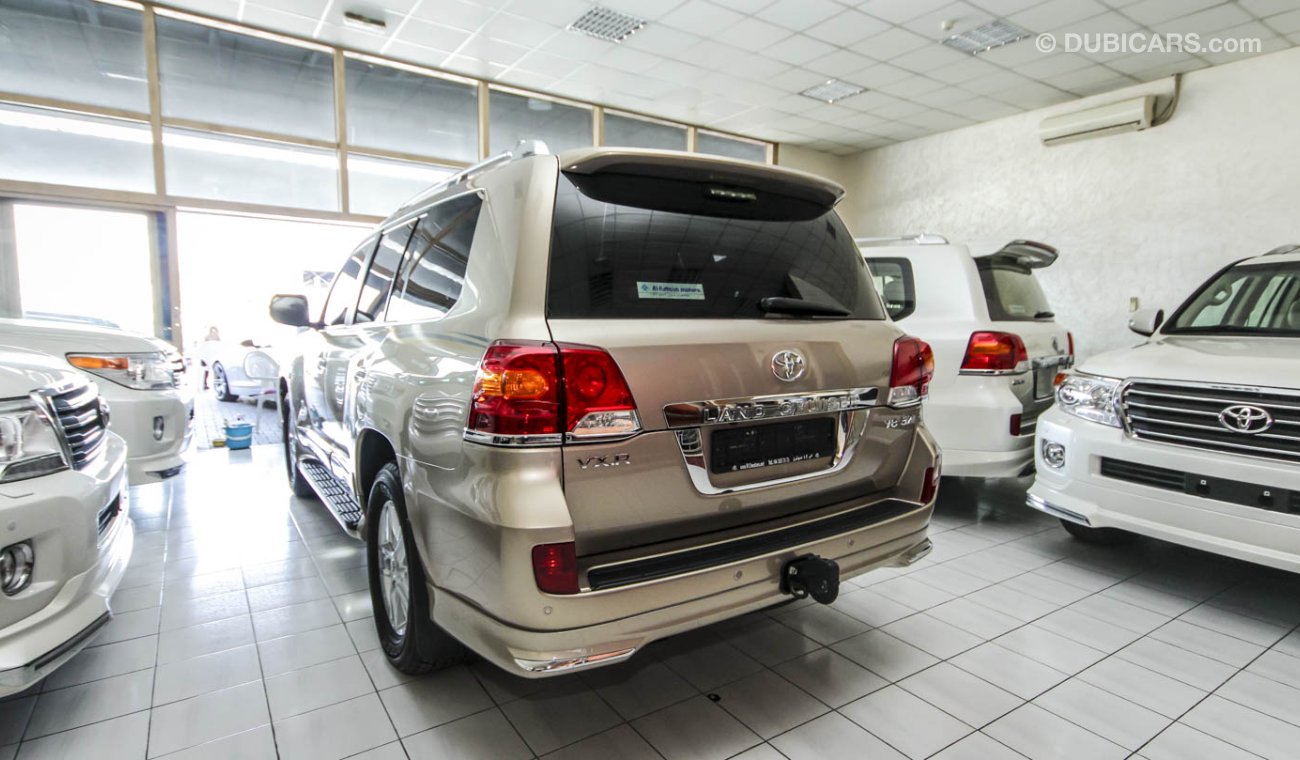 Toyota Land Cruiser VXR 5.7