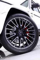 Mercedes Benz G63 AMG G63 GCC DOUBLE NIGHT PACKAGE - FULL EXT/INT CARBON + REAR MONITOR + 5 YEARS WARRANTY+SERVICE GARGASH