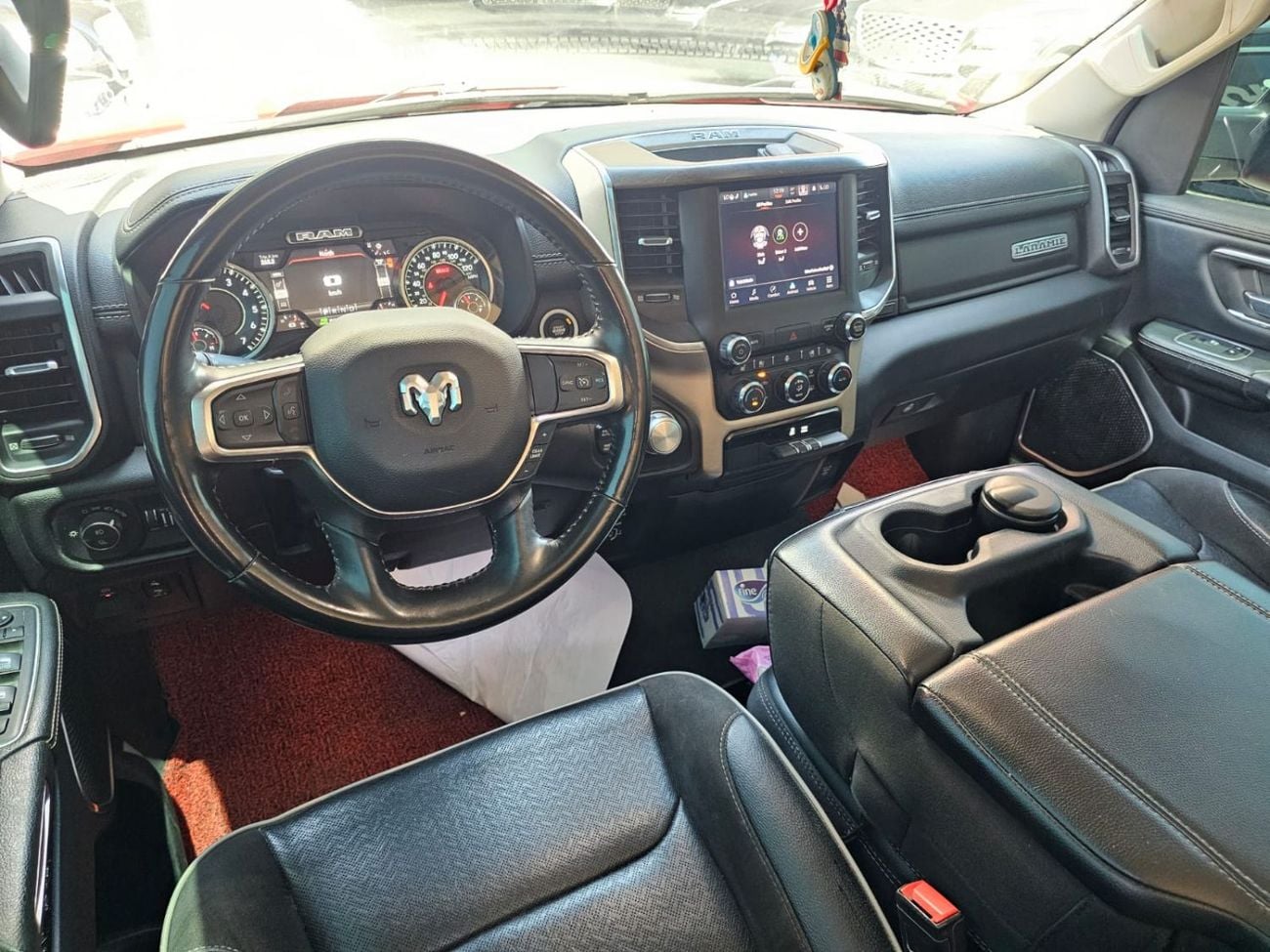 RAM 1500 Laramie 5.7L (6 Seater)