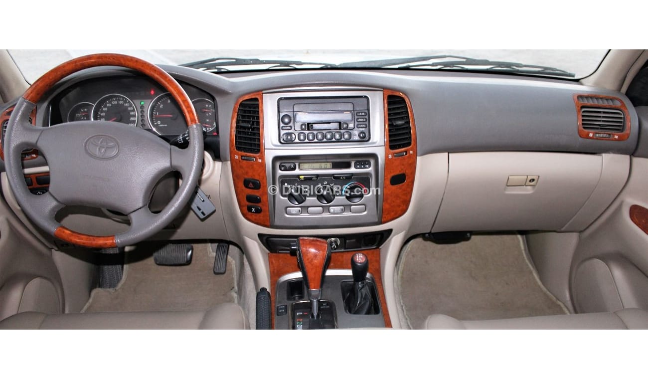 Toyota Land Cruiser Toyota Land Cruiser 2006, GCC, full option, without paint, without accidents, very clean from inside