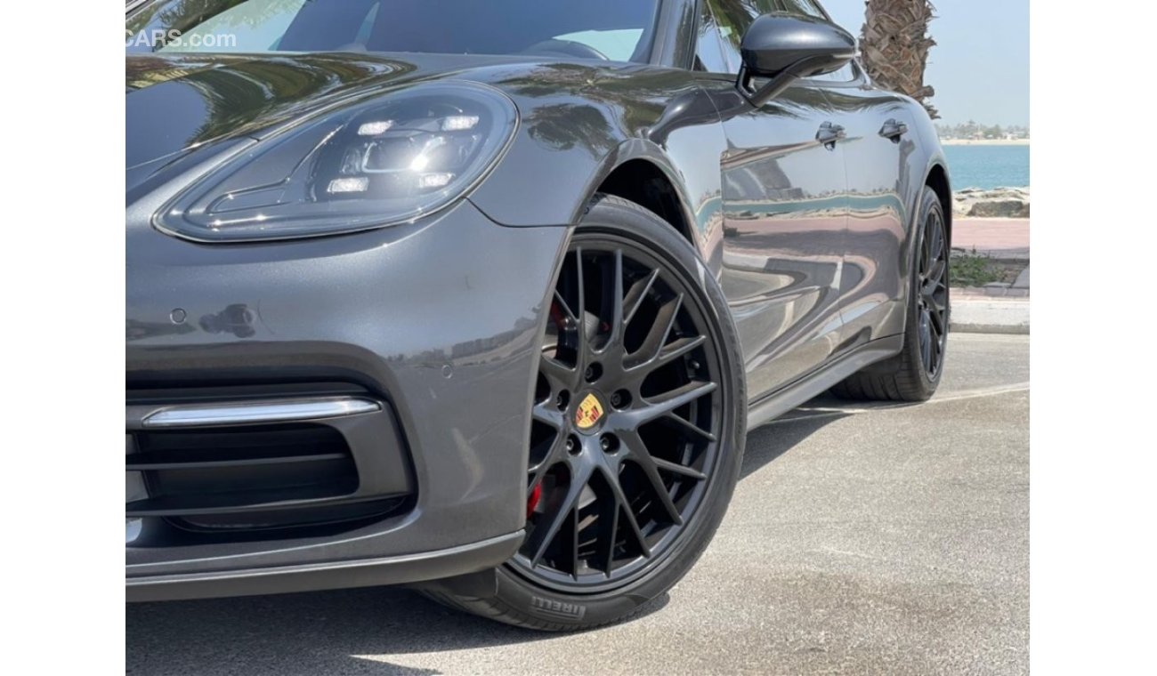 Porsche Panamera 4 GCC accident free under warranty from agency